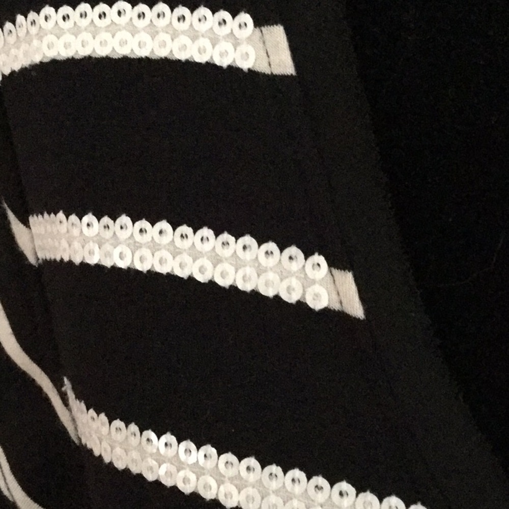 Top - Picture 2 of 3